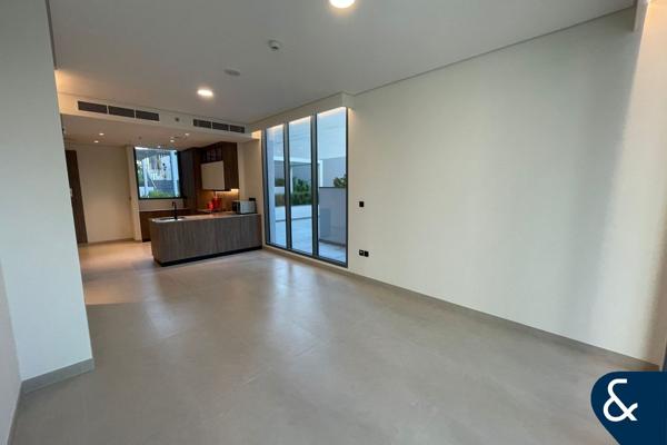 Brand New | Flexible Cheques | Burj View